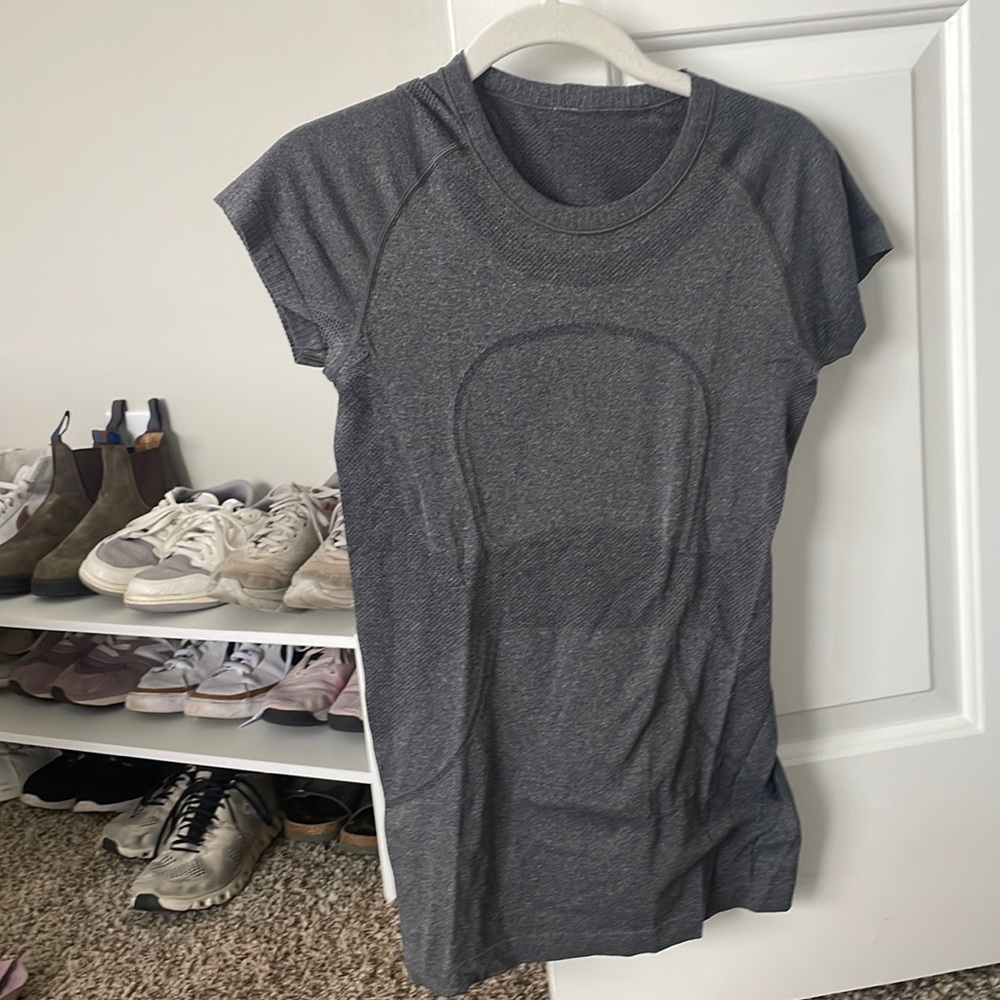 Lululemon T shirt
